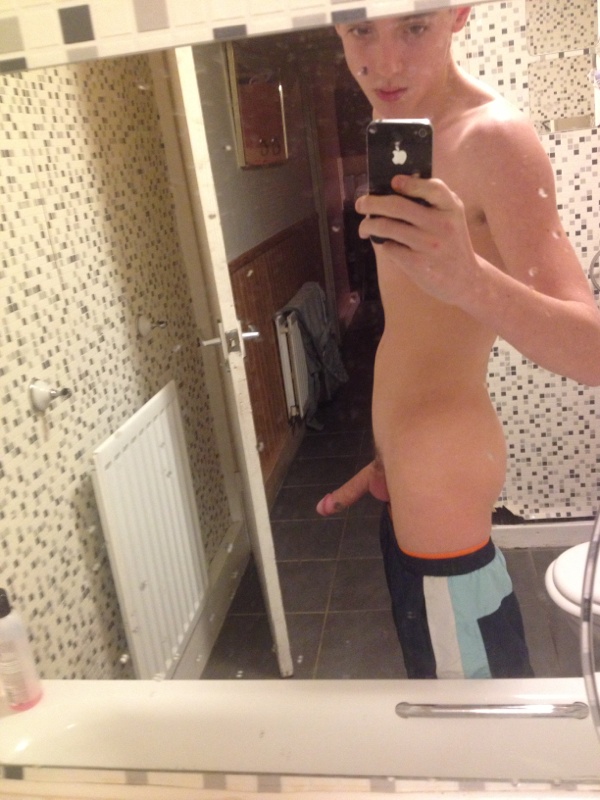 Naked Lad Selfshot.jpg